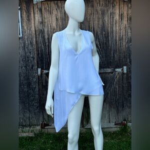 Like New white bcbgmaxazria asymmetrical L top